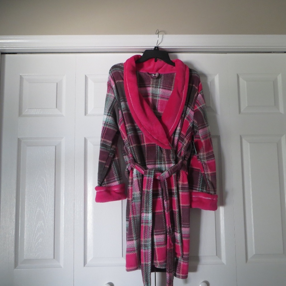 Ulta Fluffy Soft Fleece Plaid Robe L XL NWT